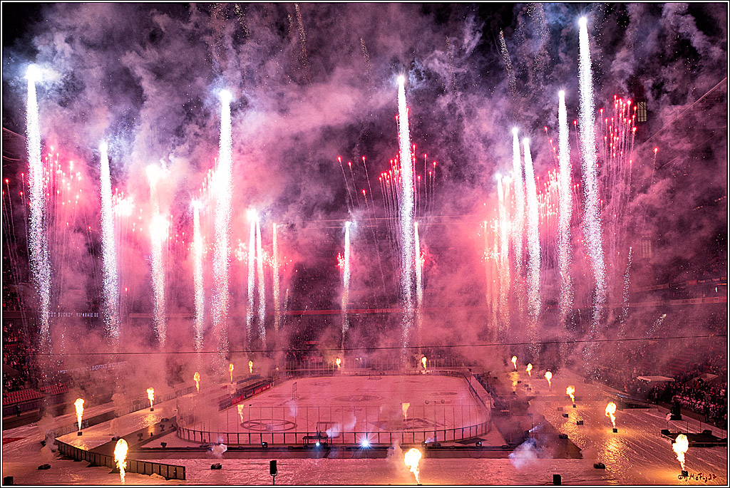 PENNY DEL WINTER GAME;  Kölner Haie - Adler Mannheim; Köln, 03.12.2022